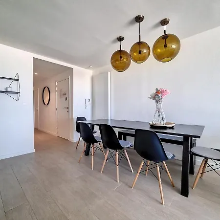 Rubensplein 7p, 4 Adults & 3 Kids - Free Parking Διαμέρισμα *